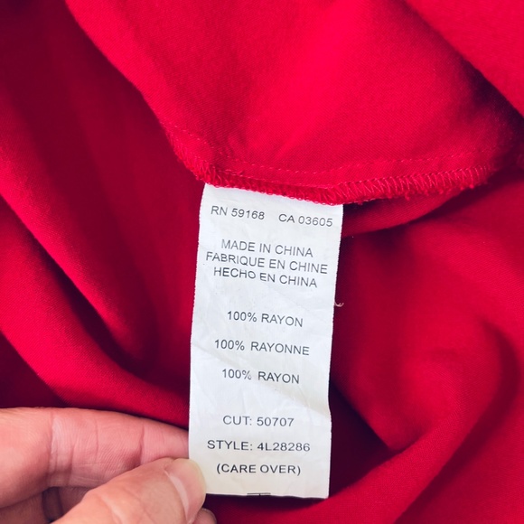 Karen Kane Red With Black Lace Rayon Blouse Sz XS - Picture 10 of 10